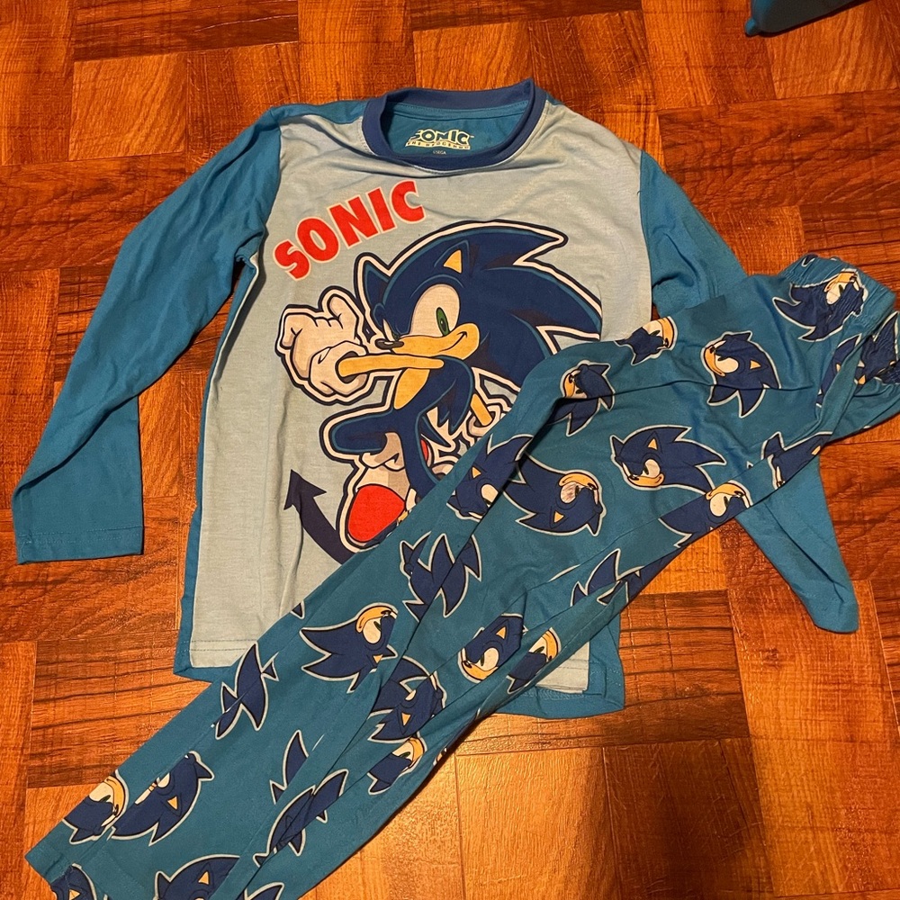 Boys pjs sonic the hedgehog